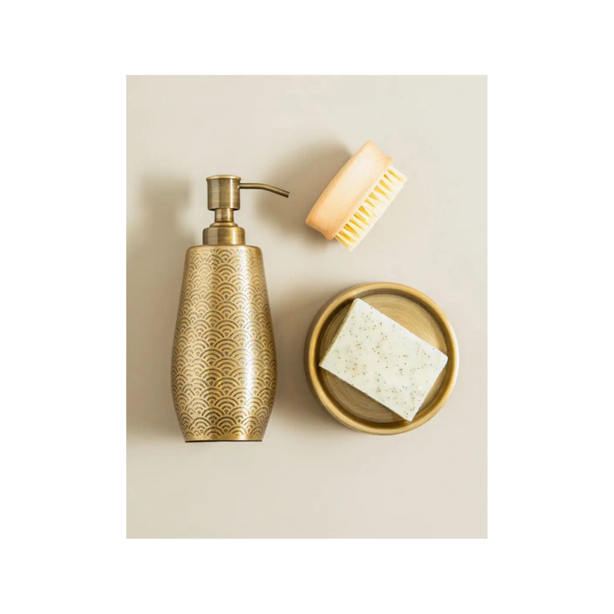 Scallop Etched Detail Soap Dish